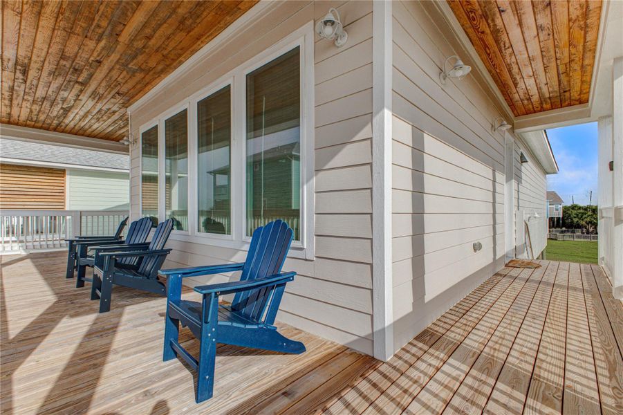 Exterior details and patio area of a home in , Galveston (Image 25).