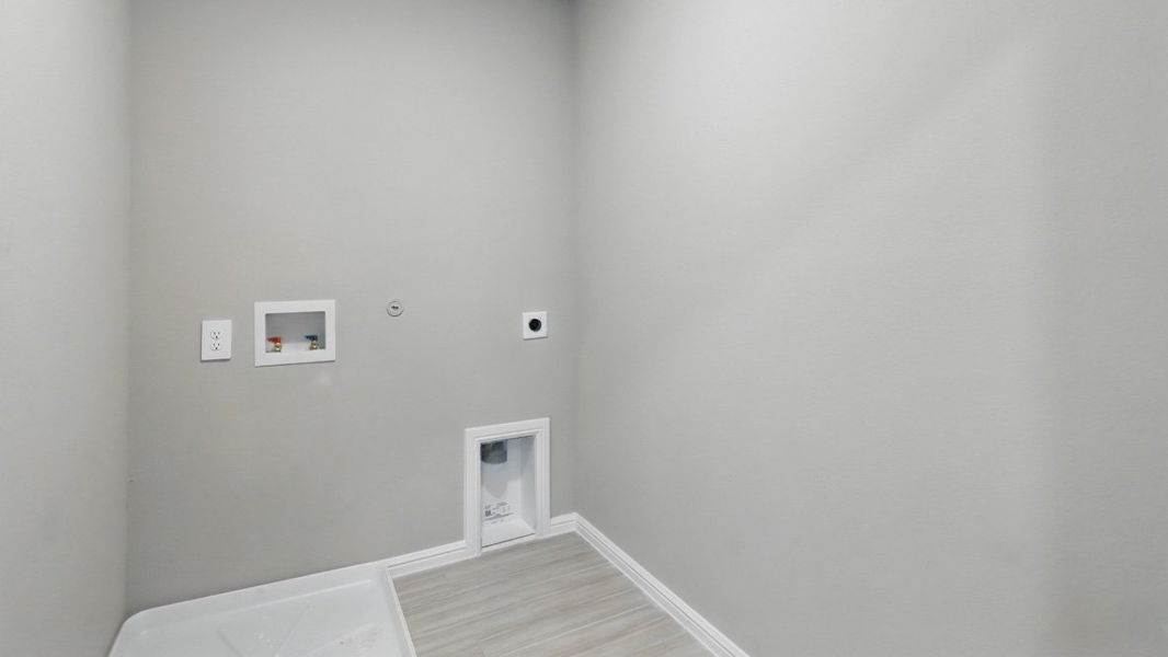 Image 42 representing the NUTMEG by D.R. Horton in Orchard Village, Fort Worth, TX. Image 42 representing the NUTMEG by D.R. Horton in Orchard Village, Fort Worth, TX.