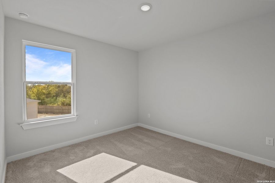 Spacious, unfurnished interior of a new home in Cinco Lakes, San Antonio (Image 27).