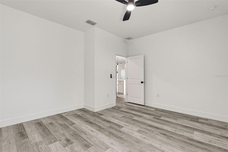 Spacious, unfurnished interior of a new home in , North Port (Image 29).