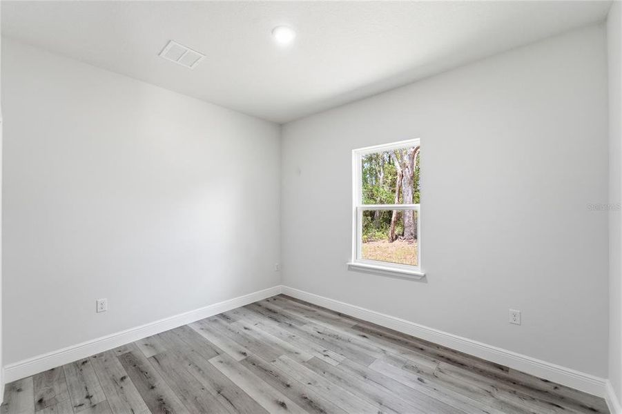 Spacious, unfurnished interior of a new home in , Dunnellon (Image 22).