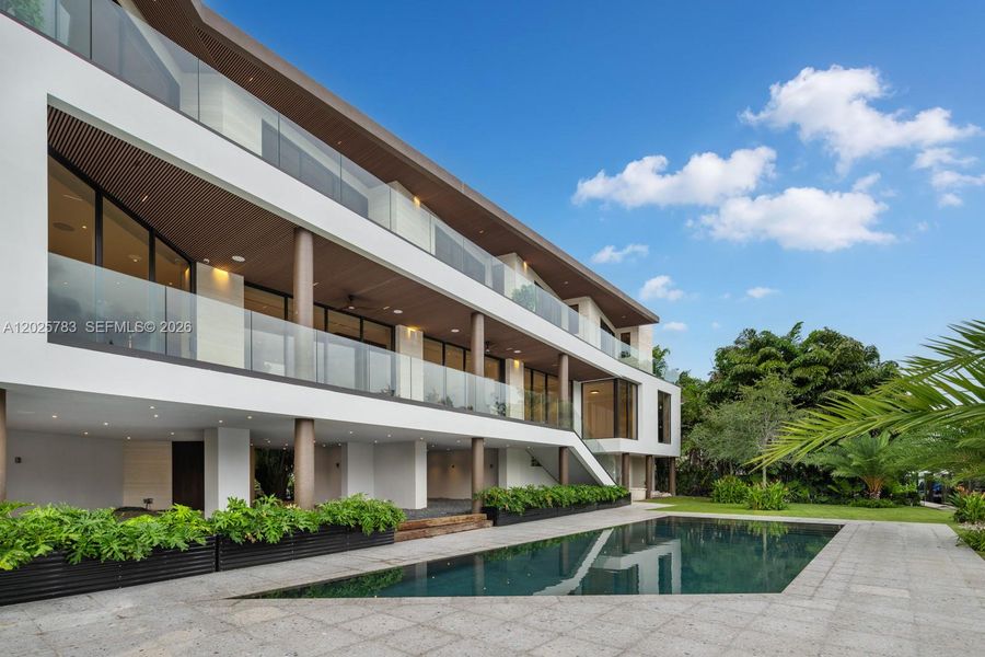 Condo located in Coral Gables, FL showcasing its design and architecture (Image 5). Condo located in Coral Gables, FL showcasing its design and architecture (Image 5).
