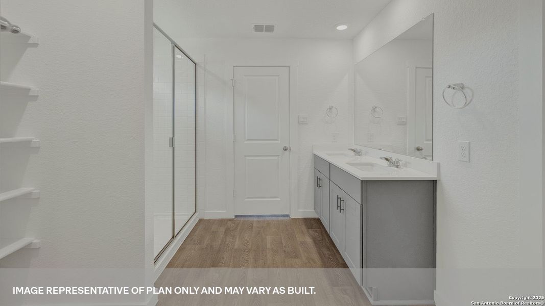 Furnished interior view inside a new home in Sonoma Oaks, Fredericksburg (Image 7).