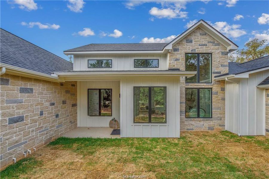 Front exterior of a new home in , Franklin, TX, highlighting curb appeal (Image 2). Front exterior of a new home in , Franklin, TX, highlighting curb appeal (Image 2).