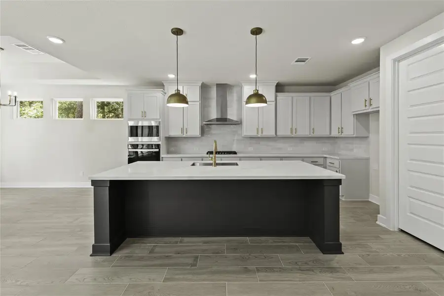 Representative image. Features, selections and colors may vary.