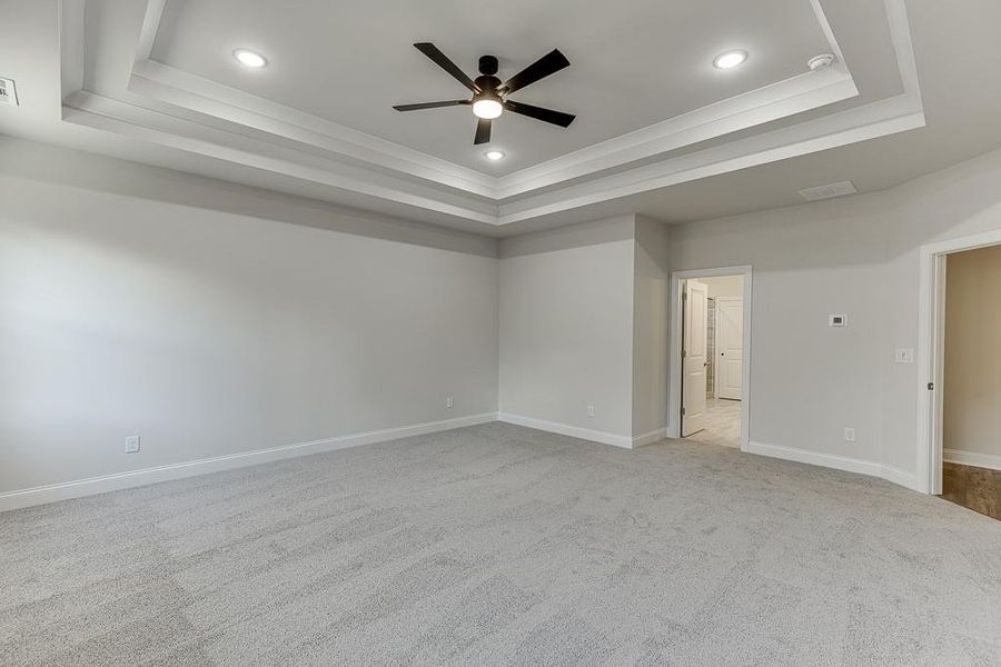 Spacious, unfurnished interior of a new home in , Bishop (Image 48).