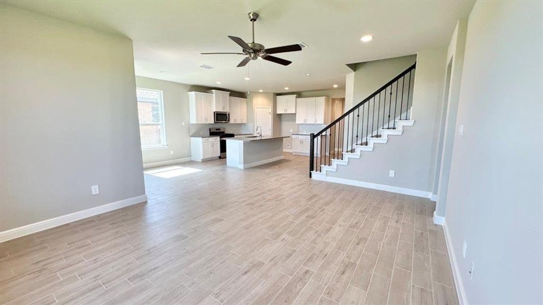 Spacious, unfurnished interior of a new home in Rock Creek Ranch, Fort Worth (Image 11). Spacious, unfurnished interior of a new home in Rock Creek Ranch, Fort Worth (Image 11).