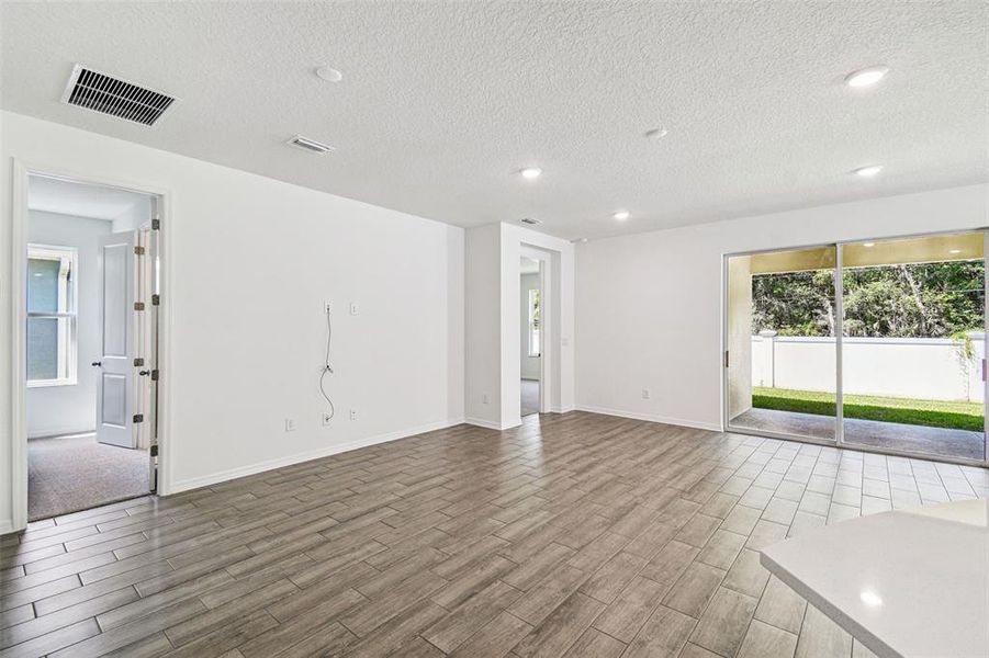 Spacious, unfurnished interior of a new home in Cascades at Southern Hills, Brooksville (Image 34).