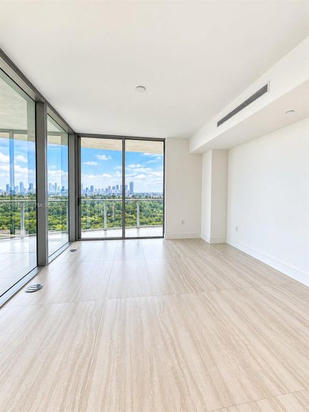 Spacious, unfurnished interior of a new home in , North Miami (Image 23).