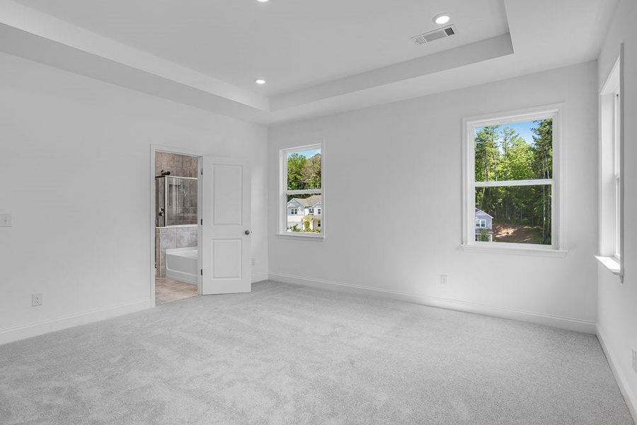 Spacious, unfurnished interior of a new home in Auburn Glen, Dacula (Image 27).