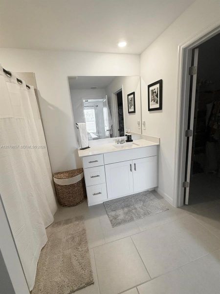 Furnished interior view inside a new home in , Fort Myers (Image 27). Furnished interior view inside a new home in , Fort Myers (Image 27).
