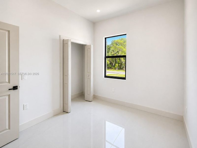 2ND BEDROOM 2ND BEDROOM