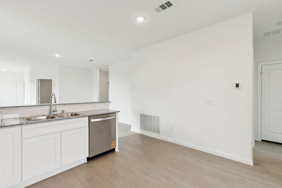 Furnished interior view inside a new home in River Ranch, Dayton (Image 7).