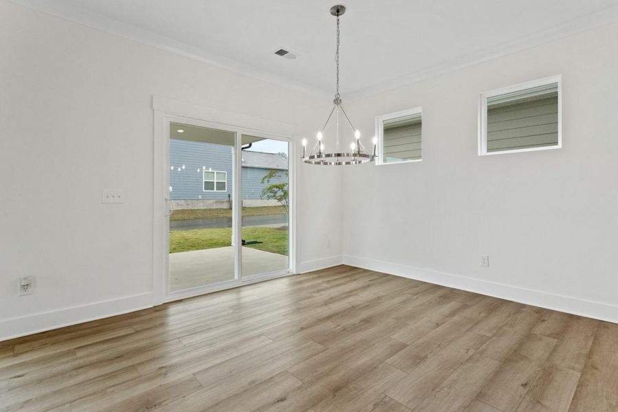 Spacious, unfurnished interior of a new home in Greenrich Mill, Simpsonville (Image 11).