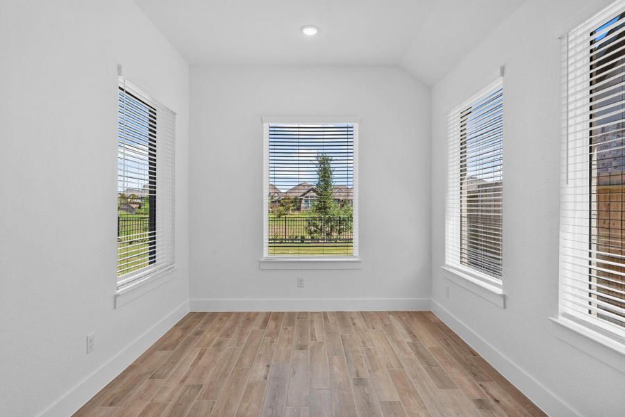 Spacious, unfurnished interior of a new home in Jordan Ranch, Fulshear (Image 26).