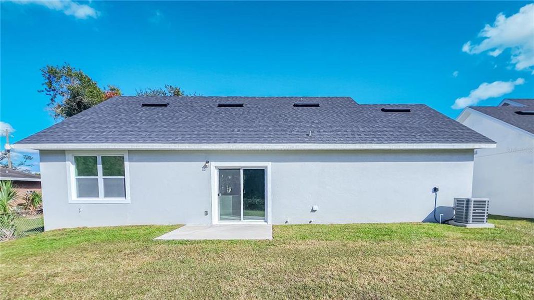 Exterior details and patio area of a home in , Lakeland (Image 3).