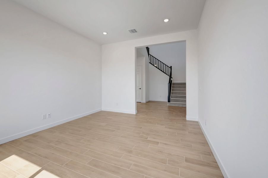 Spacious, unfurnished interior of a new home in Soleo, San Tan Valley (Image 30).