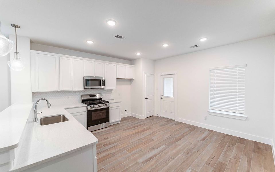 Furnished interior view inside a new home in River Ranch Meadows, Dayton (Image 4).