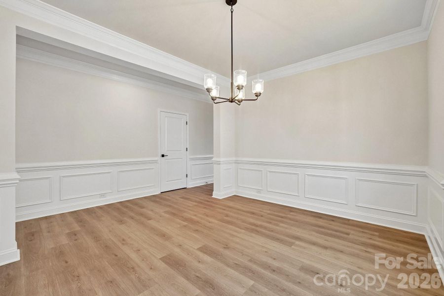 Spacious, unfurnished interior of a new home in Sylvan Creek, Denver (Image 19).