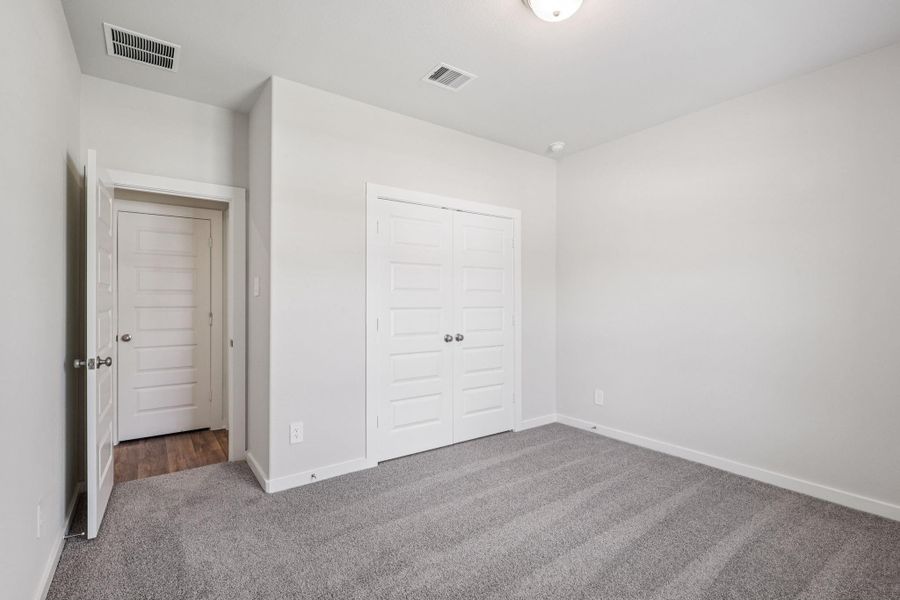 Spacious, unfurnished interior of a new home in Kingdom Heights, Rosenberg (Image 33).