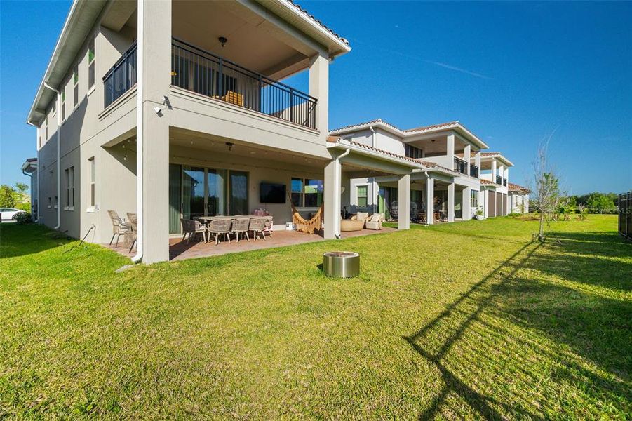 Exterior details and patio area of a home in , Orlando (Image 24).