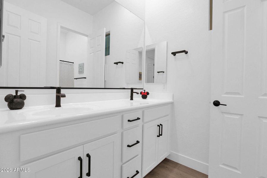 6-web-or-mls-P1525316