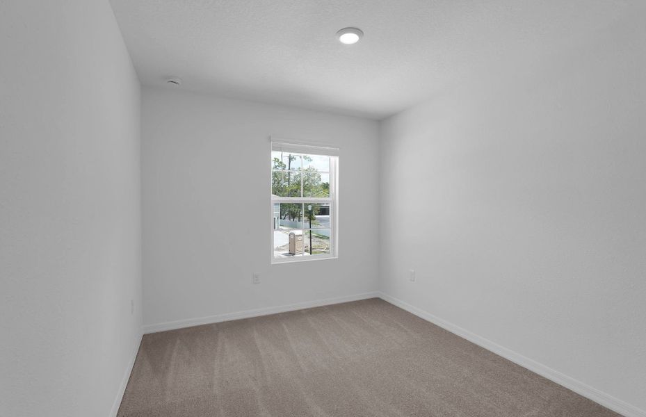 Spacious, unfurnished interior of a new home in Normandy Pines, Jacksonville (Image 16).