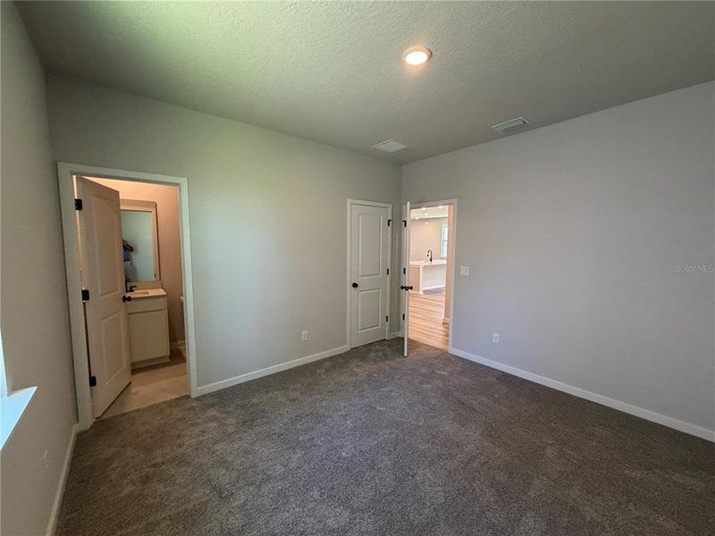 Spacious, unfurnished interior of a new home in Reserve East, Flagler Beach (Image 33).