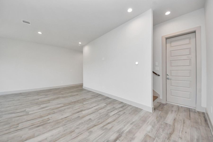 Spacious, unfurnished interior of a new home in Agua, Houston (Image 21). Spacious, unfurnished interior of a new home in Agua, Houston (Image 21).