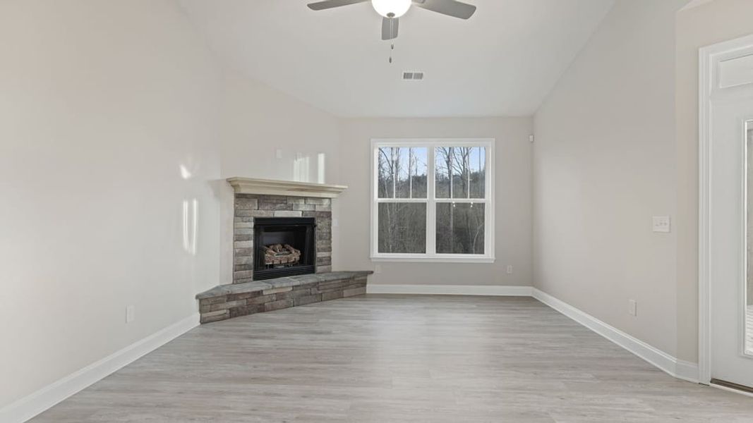 Spacious, unfurnished interior of a new home in Shady Grove, Wellford (Image 19).