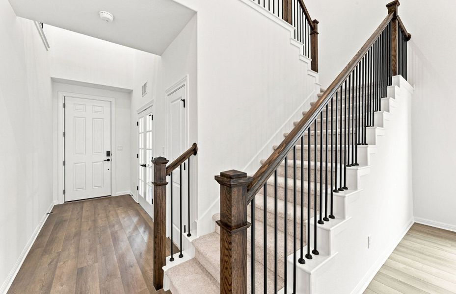 Spacious, unfurnished interior of a new home in Bluffview Reserve, Leander (Image 43).