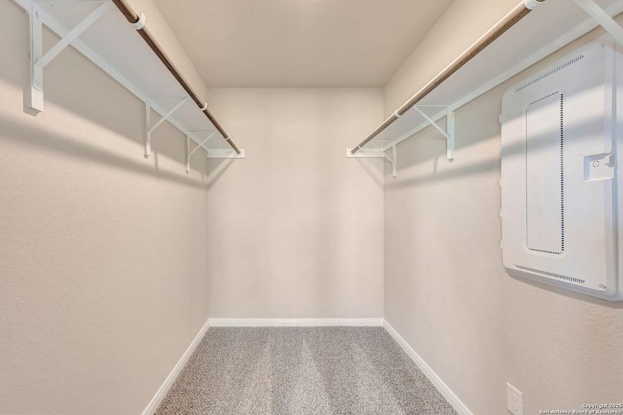 Spacious, unfurnished interior of a new home in Park Place, New Braunfels (Image 33).