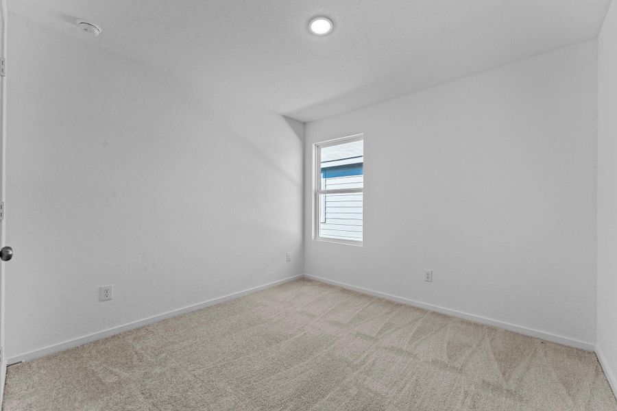 Spacious, unfurnished interior of a new home in Friendship Oaks, Fredericksburg (Image 16).