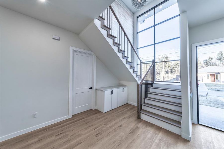 Spacious, unfurnished interior of a new home in , Dallas (Image 18).