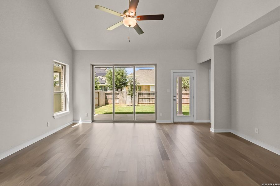 Spacious, unfurnished interior of a new home in Stillwater Ranch, San Antonio (Image 36).