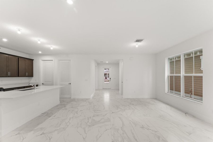 US_SEF_FELICIA_LOT 222_DINING ROOM US_SEF_FELICIA_LOT 222_DINING ROOM