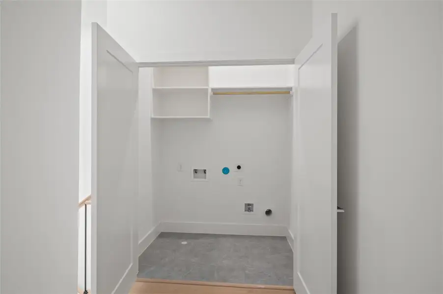 Spacious, unfurnished interior of a new home in , Houston (Image 24).