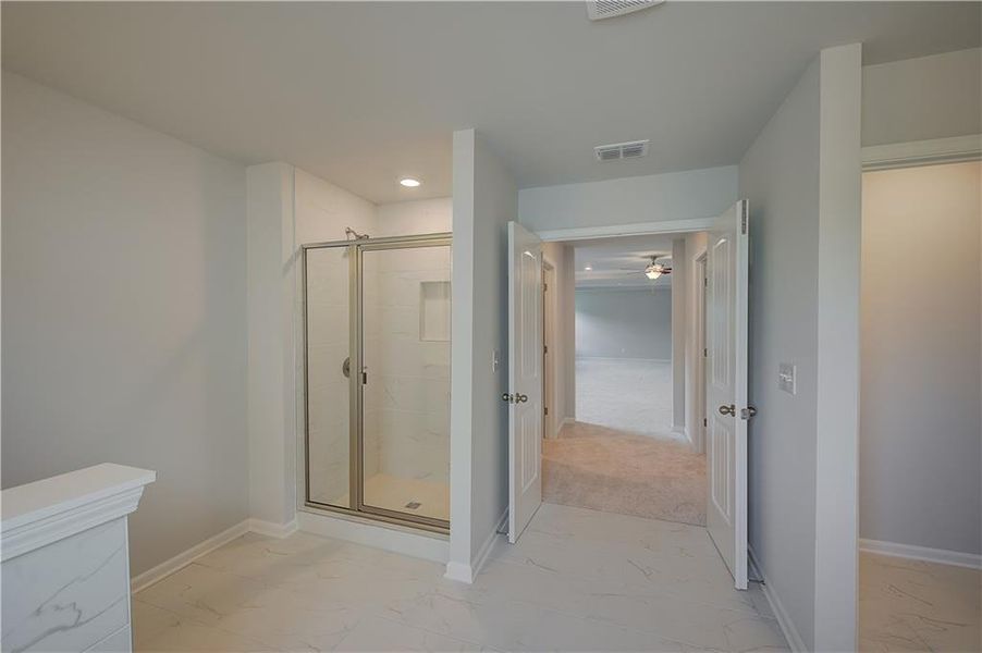 Spacious, unfurnished interior of a new home in Northcroft, Loganville (Image 31).