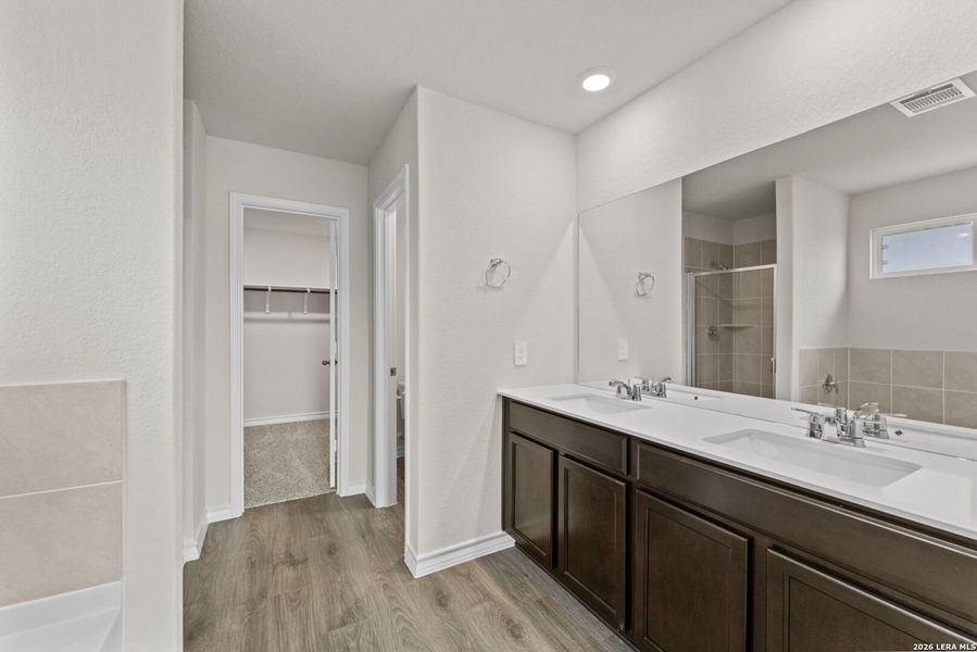 Furnished interior view inside a new home in Steele Creek, Cibolo (Image 4).