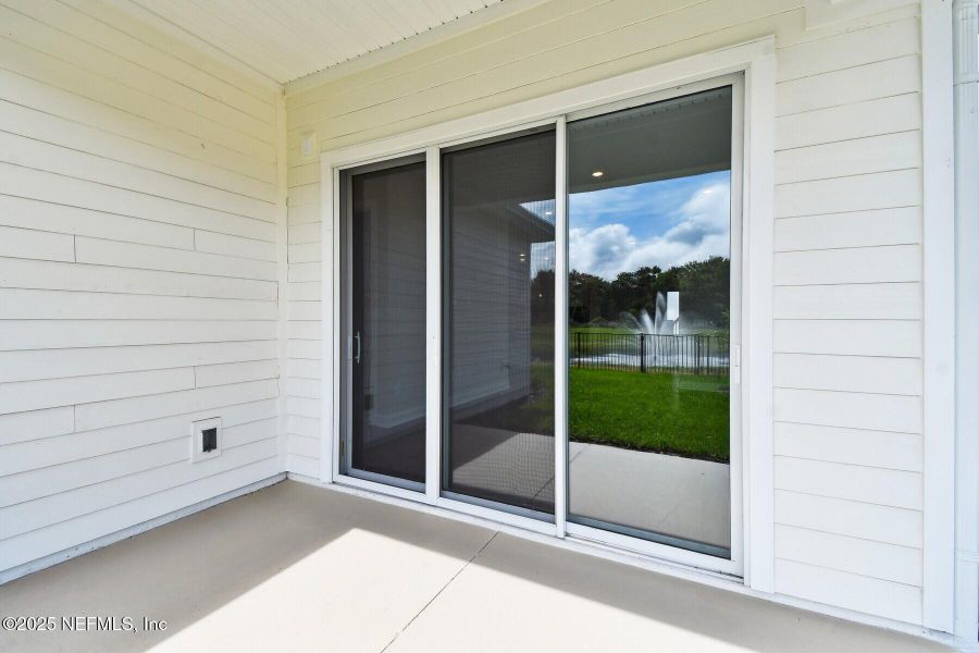 Image 21 of a home in Granville at eTown 38'.