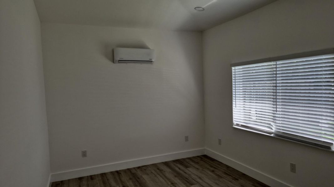 7-6d488b4c-adc4-4858-be02-1328985c0597