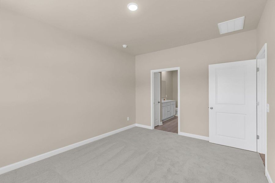 Spacious, unfurnished interior of a new home in , Ravenel (Image 13).