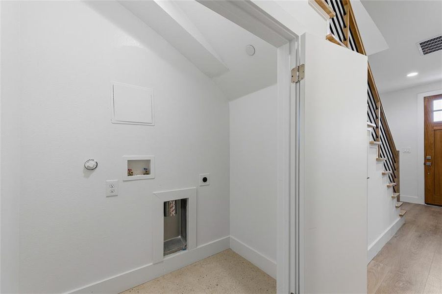 Spacious, unfurnished interior of a new home in , Dallas (Image 22).