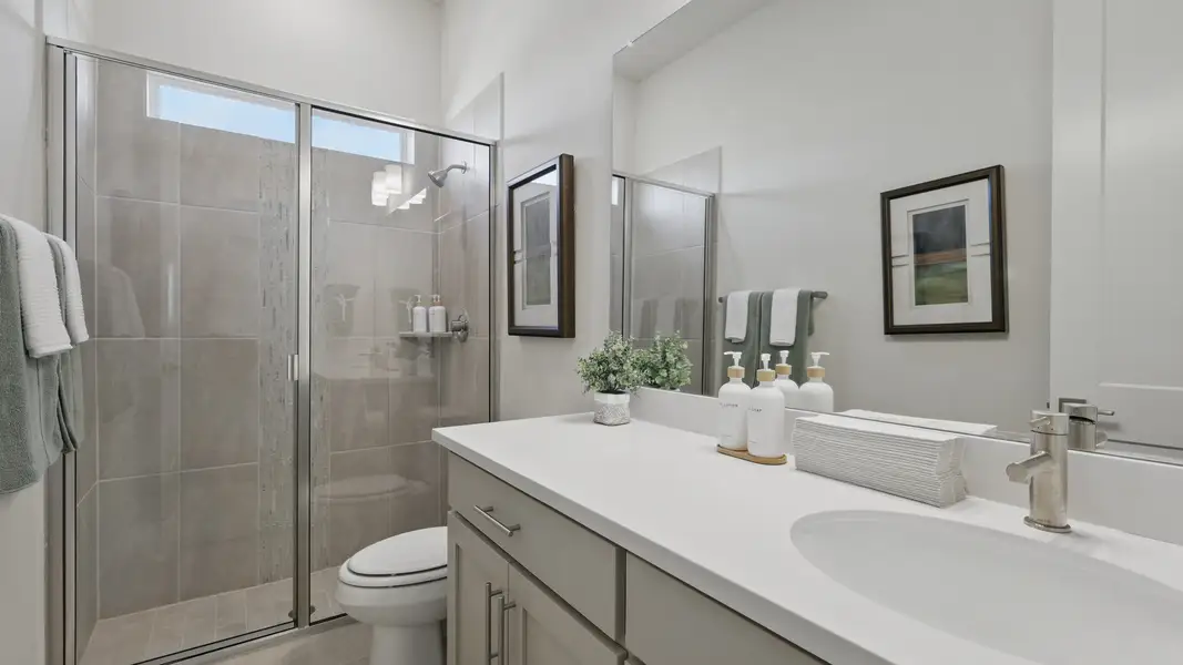 Model home photos of similar floorplans, not pictures of actual home. Model home photos of similar floorplans, not pictures of actual home.