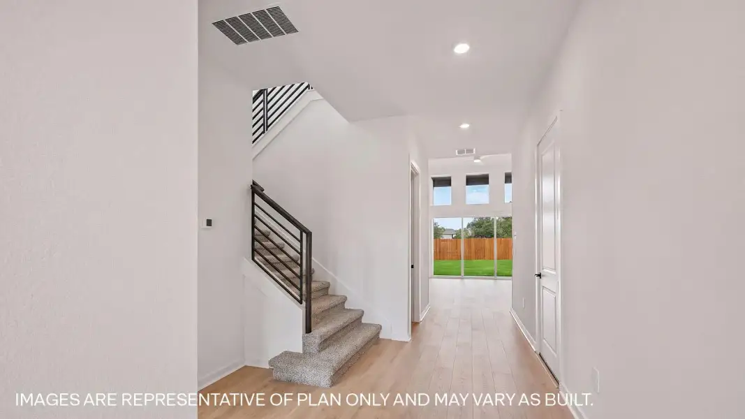 Spacious, unfurnished interior of a new home in The Enclave at Bar W Ranch, Leander (Image 17).