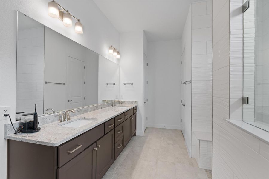 Furnished interior view inside a new home in Sun City Texas, Georgetown (Image 24).
