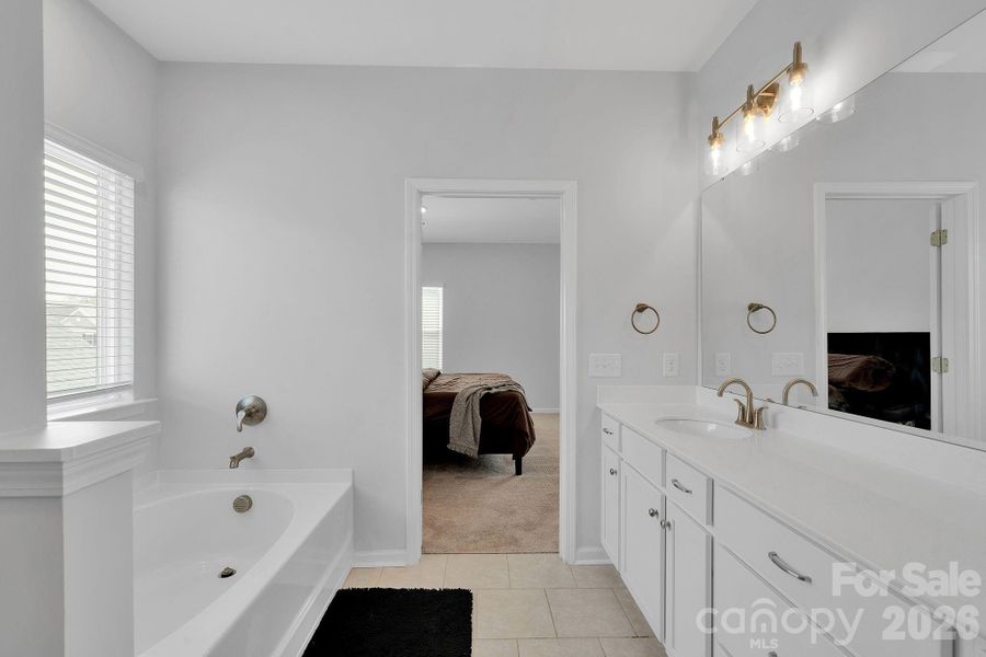 Furnished interior view inside a new home in Clairmont, Charlotte (Image 33). Furnished interior view inside a new home in Clairmont, Charlotte (Image 33).