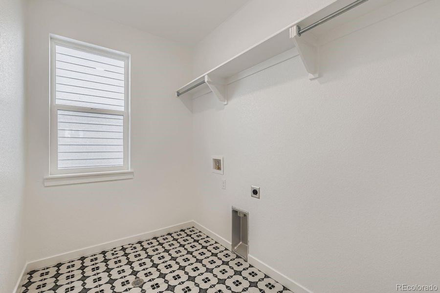 Spacious, unfurnished interior of a new home in , Colorado Springs (Image 19).