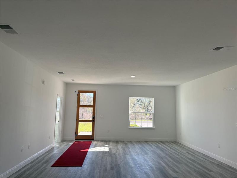 Spacious, unfurnished interior of a new home in , Ocala (Image 16).