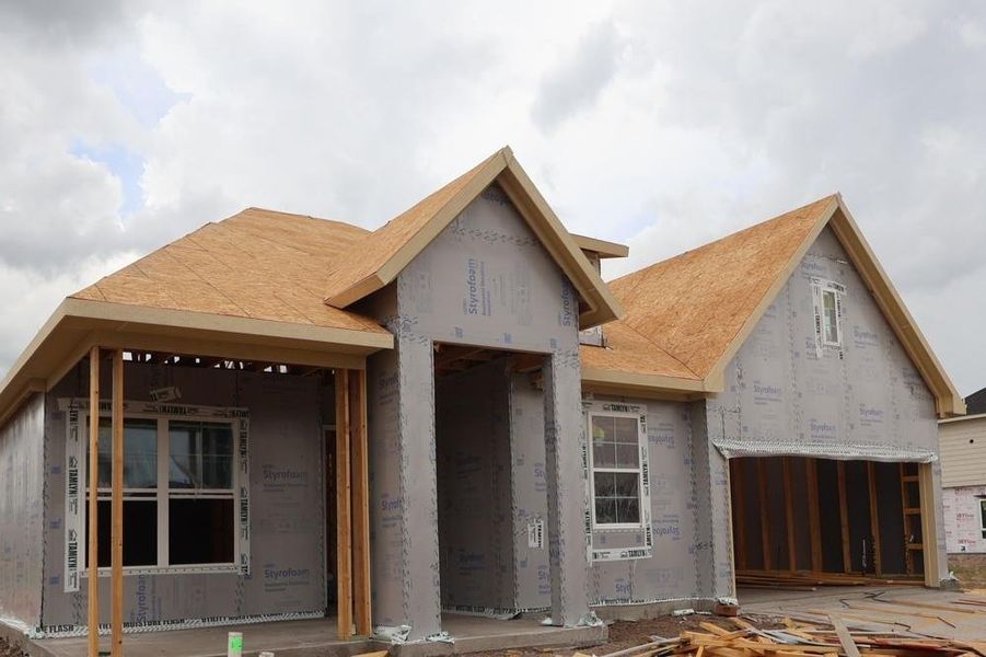 Let us show you how our advanced framing techniques have stood the test of time and allow more insulation for a quieter and more energy-efficient home. Let us show you how our advanced framing techniques have stood the test of time and allow more insulation for a quieter and more energy-efficient home.